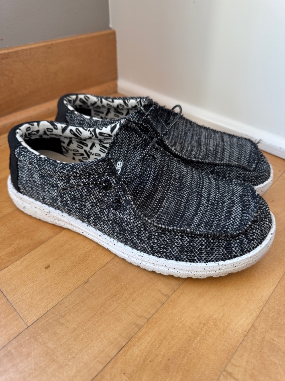 Hey Dude Wally Loafers - Black & White